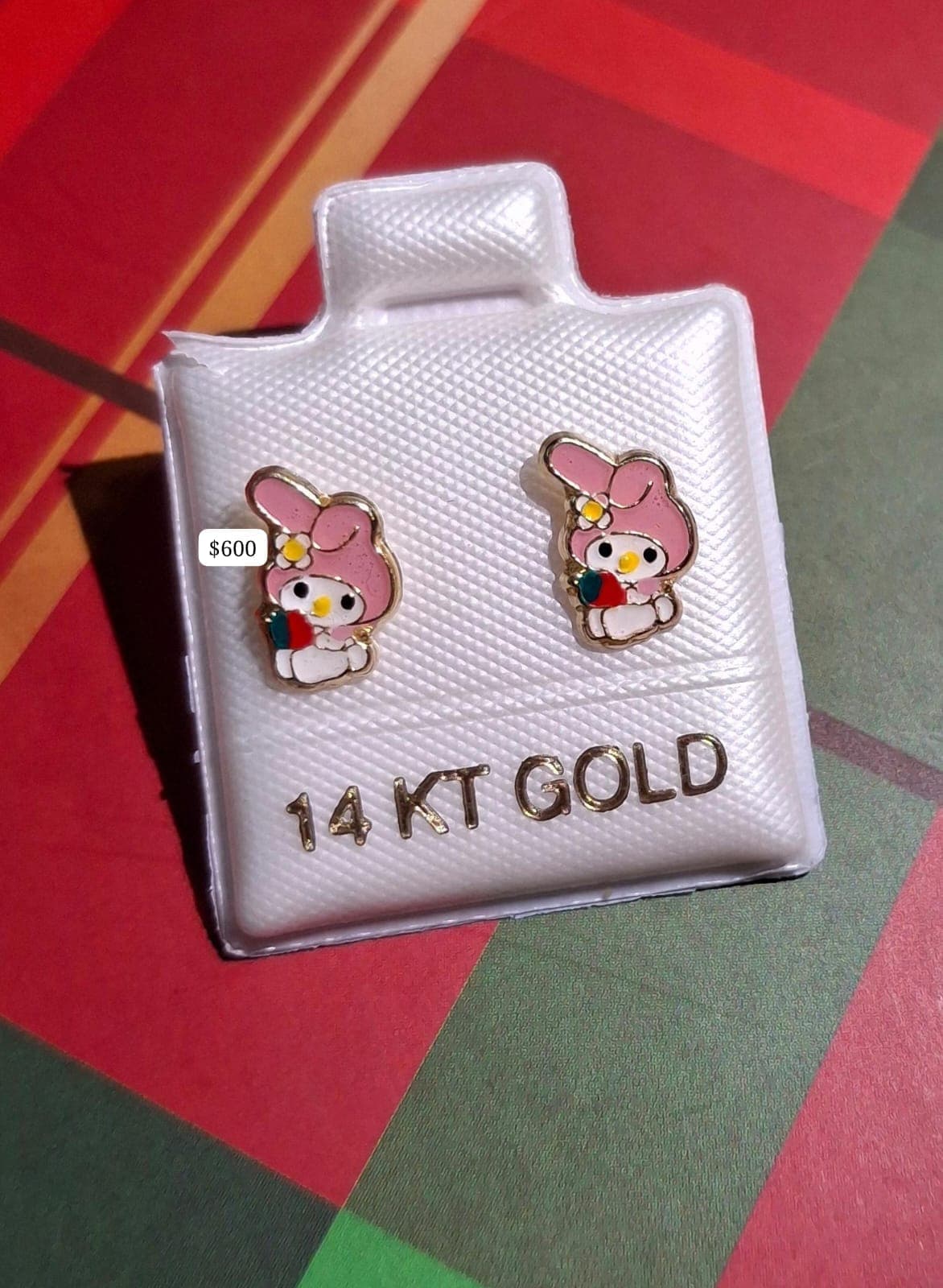 Aretes de My Melody en oro de 14 quilates