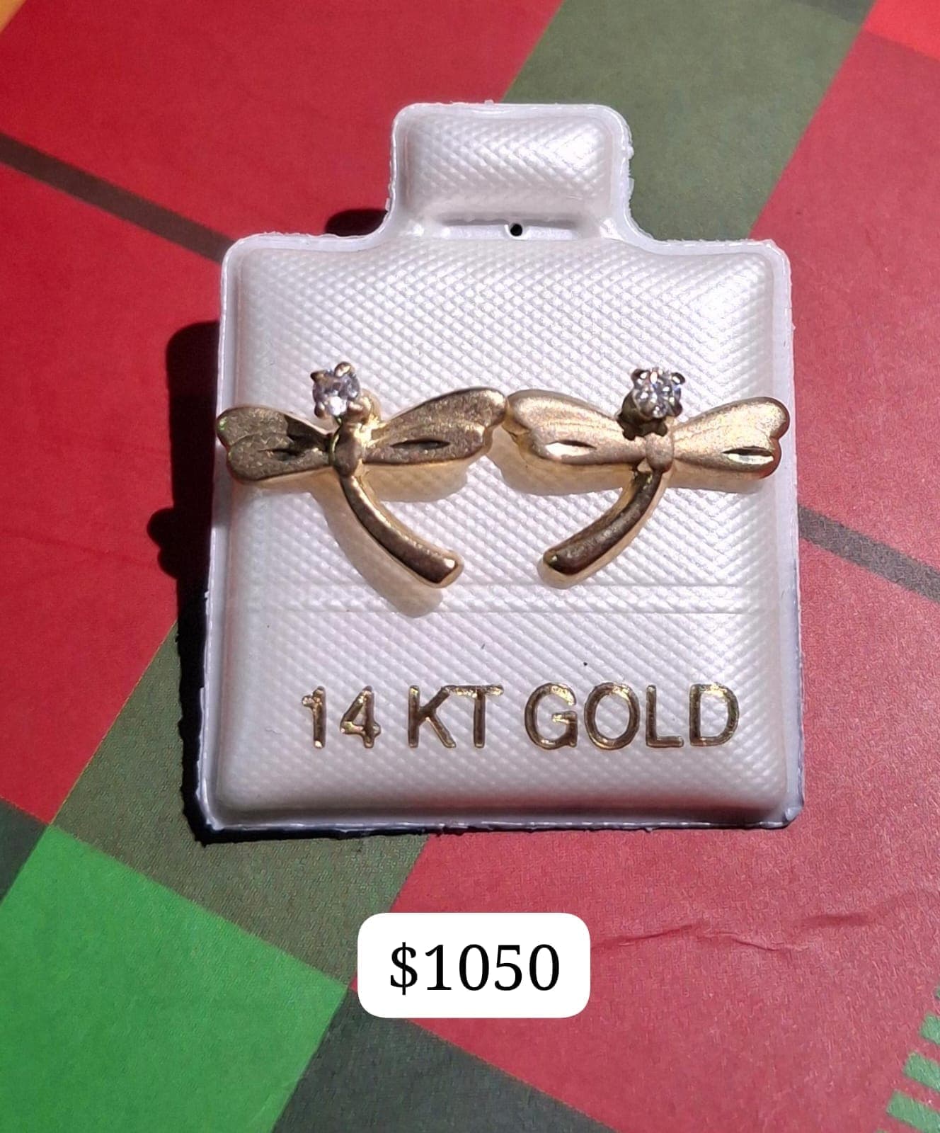 Aretes de libélula en oro de 14 kt con zirconias